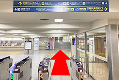 1阪急梅田駅茶屋町口改札を出ます