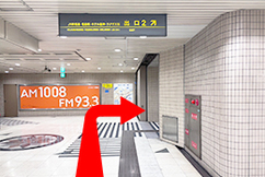 3②番出口から地上に上がります
