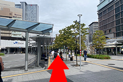 5JR大阪駅方面に直進