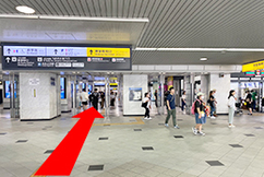 6JR大阪駅御堂筋南口より入って北口まで通り抜けます