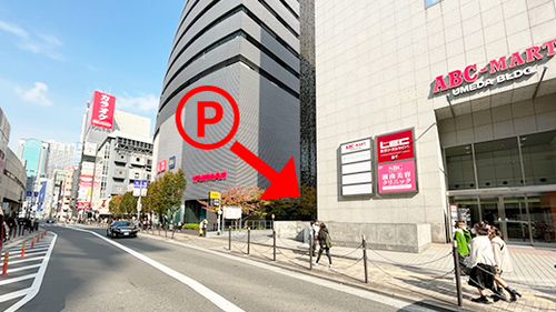 タイムズ梅田茶屋町（立体・平面）入口