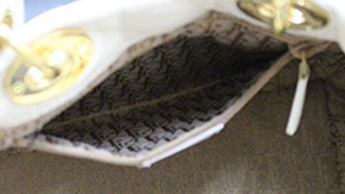 ブランドハンズ京都四条河原町店ではベタつきがあっても買取可能