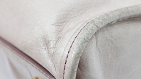 大阪のブランドハンズは角擦れがあるミュウミュウでも買取可能