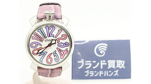 傷のあるガガミラノのマヌアーレ5020時計全体