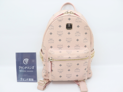 MCMのスタッズリュックピンク