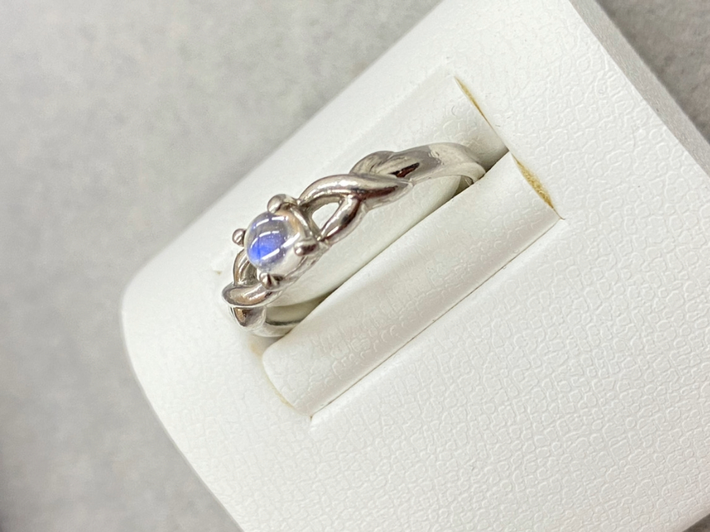 PT900（プラチナ）水晶リング右斜め