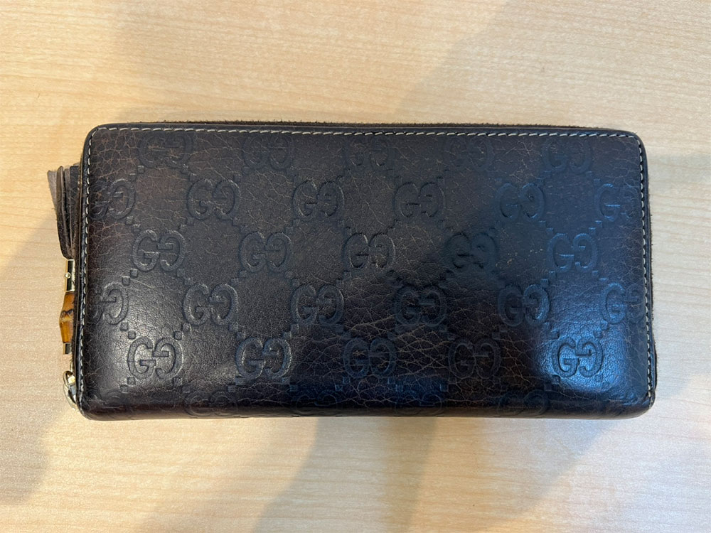 グッチシマラウンドファスナー長財布正面