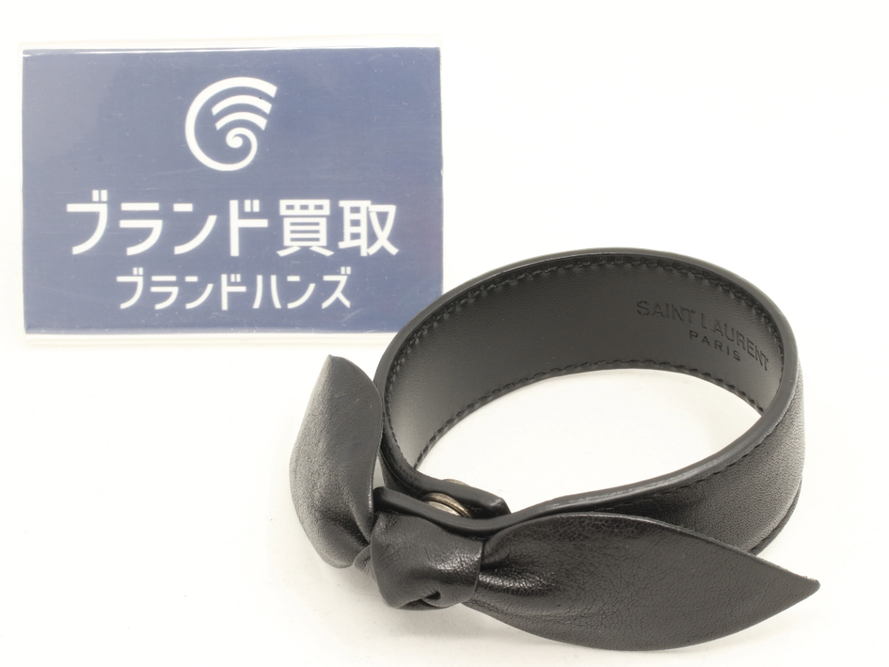 サンローランのリボンブレスレット全体