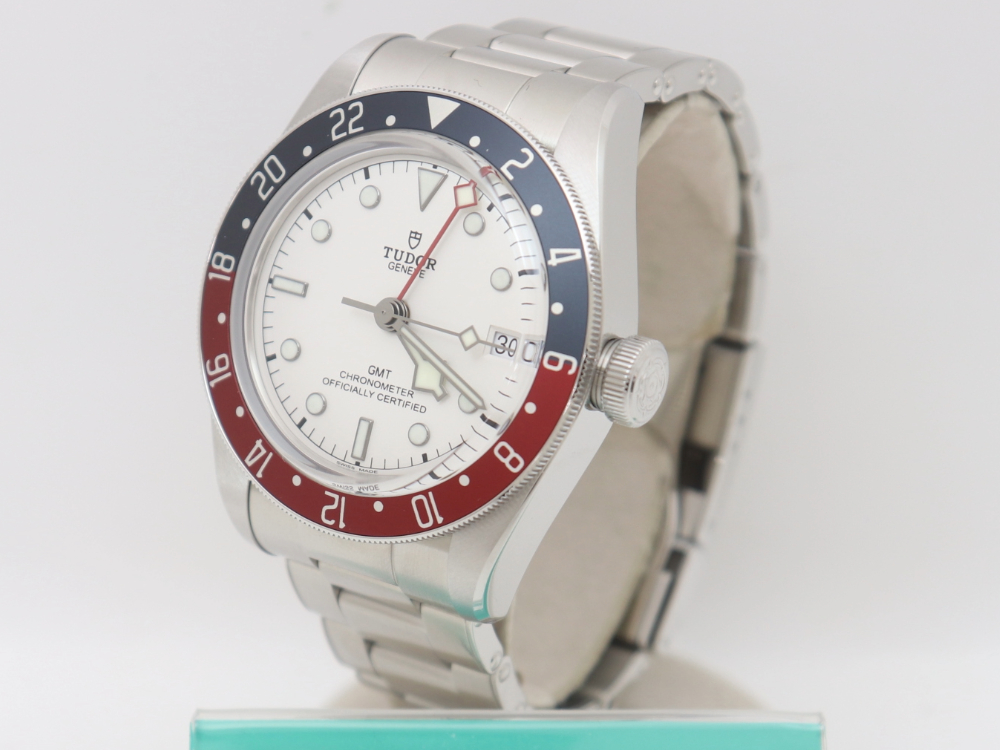 チューダーブラックベイGMT79830RB斜め