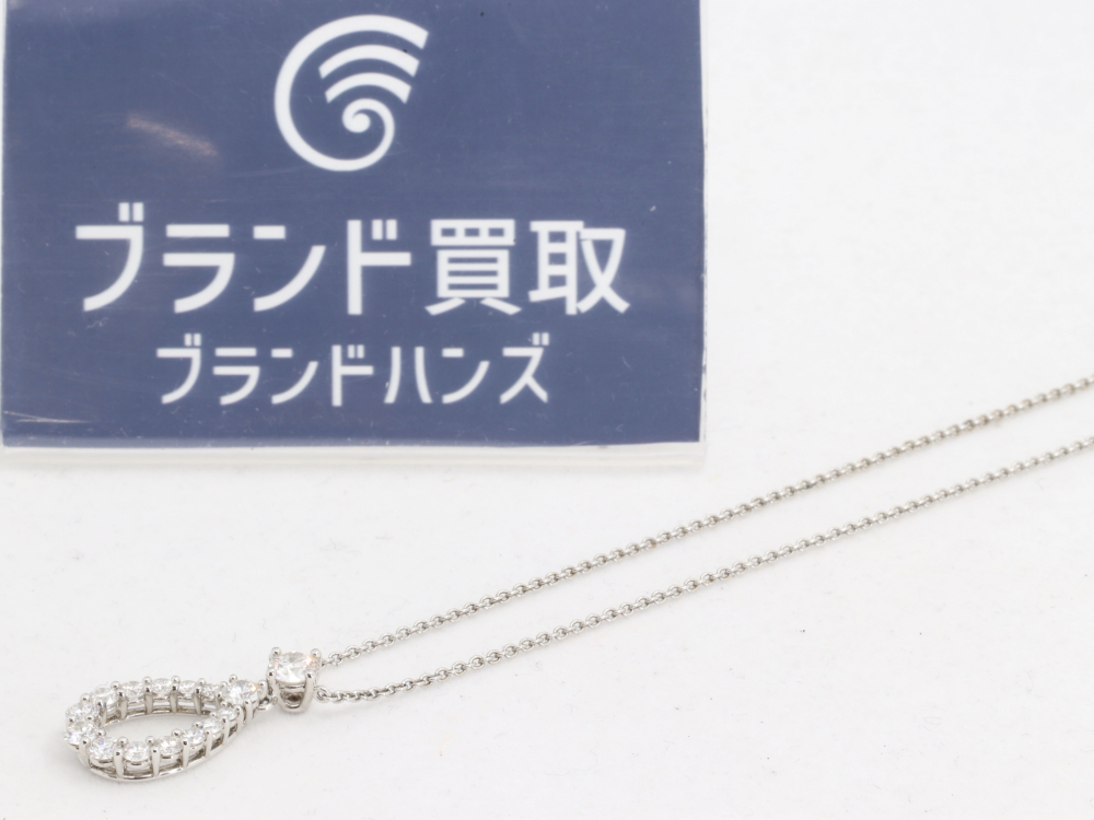 ハリーウィンストンのループネックレス全体