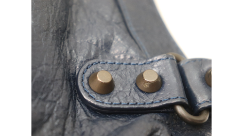 バレンシアガのザタウン2WAYバック金具