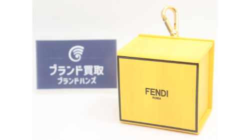 フェンディボックス型バッグチャーム