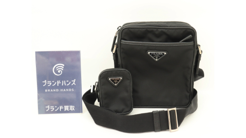 プラダテスートショルダーバッグ正面