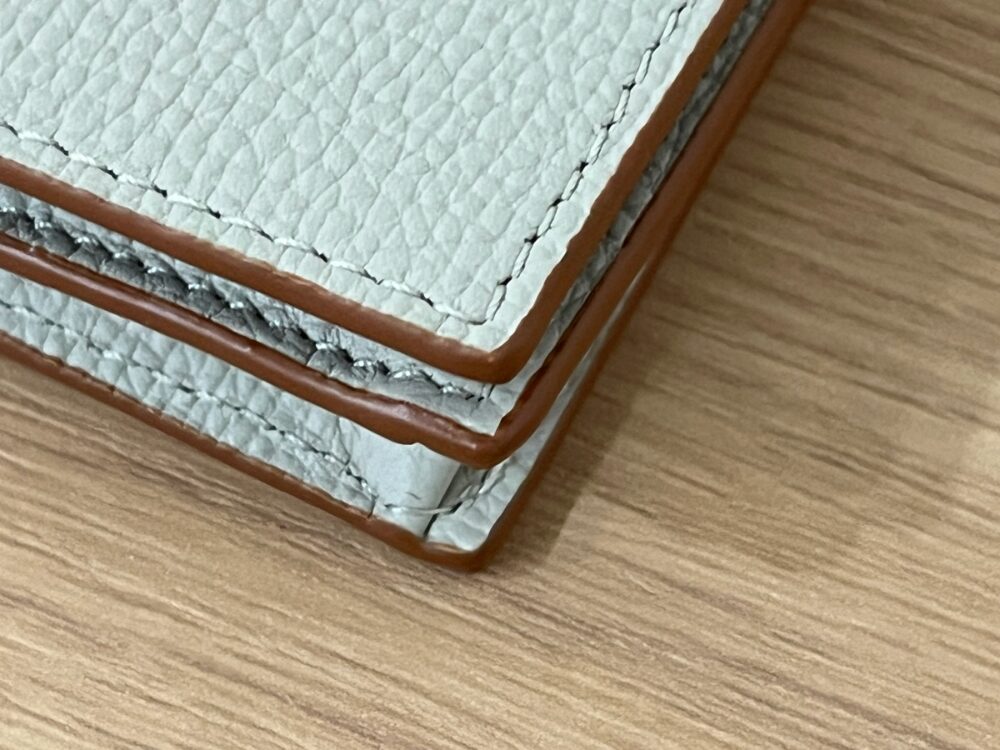 ロエベアナグラムカードホルダーコバ部分