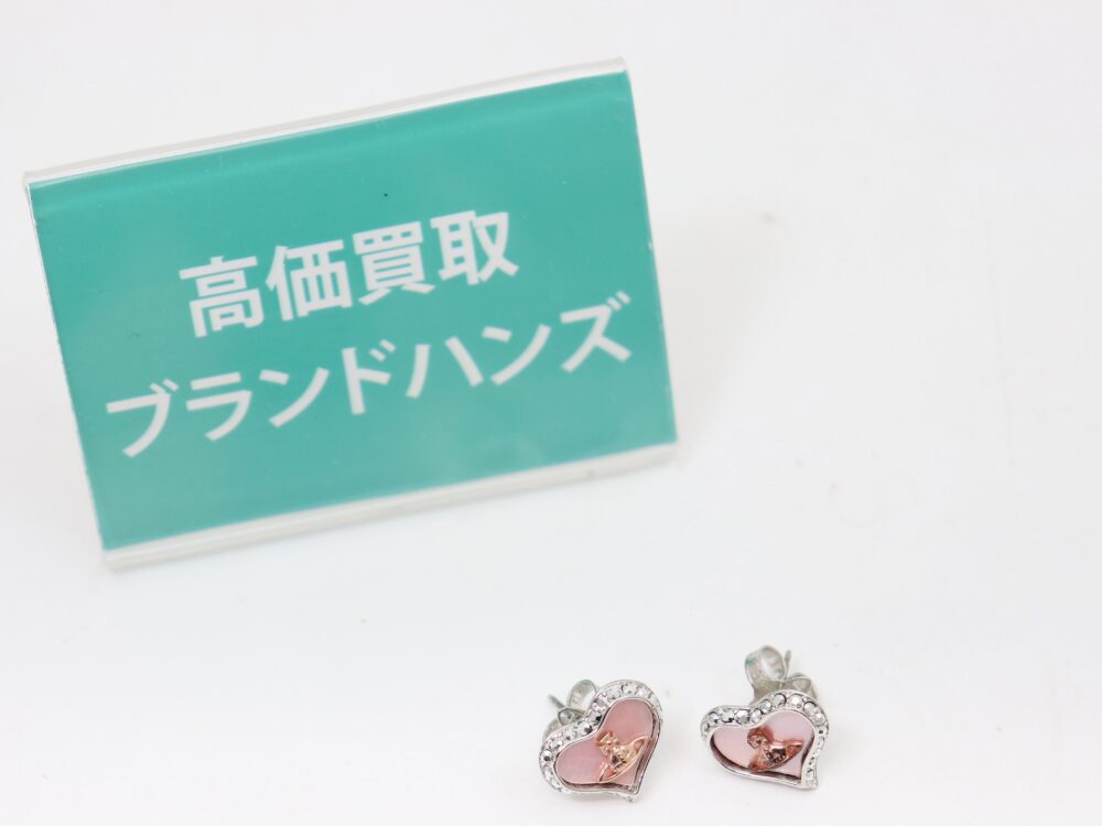 ヴィヴィアンウエストウッドピアス全体