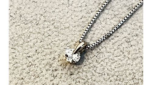 美品のK18WG(18金)ダイヤネックレストップ