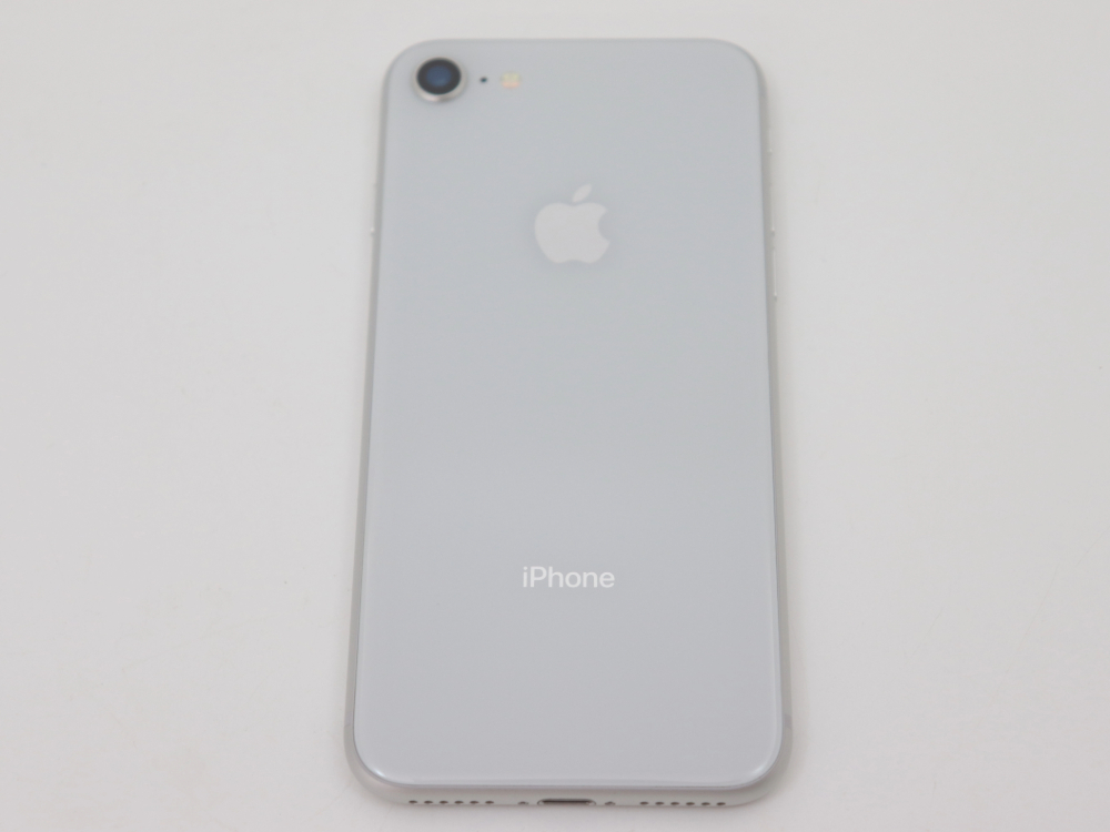 iPhone8の64GBシルバーシムフリー背面