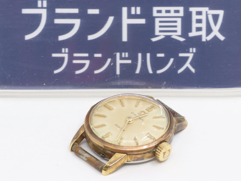 オメガのマイスター手巻き時計斜め