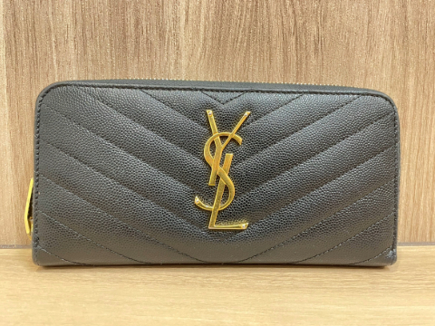 サンローランのラウンドファスナー財布