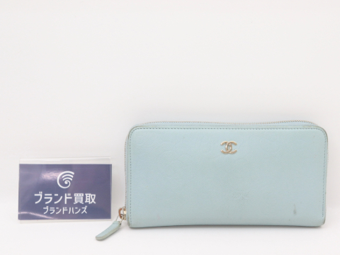 シャネルのカメリア長財布