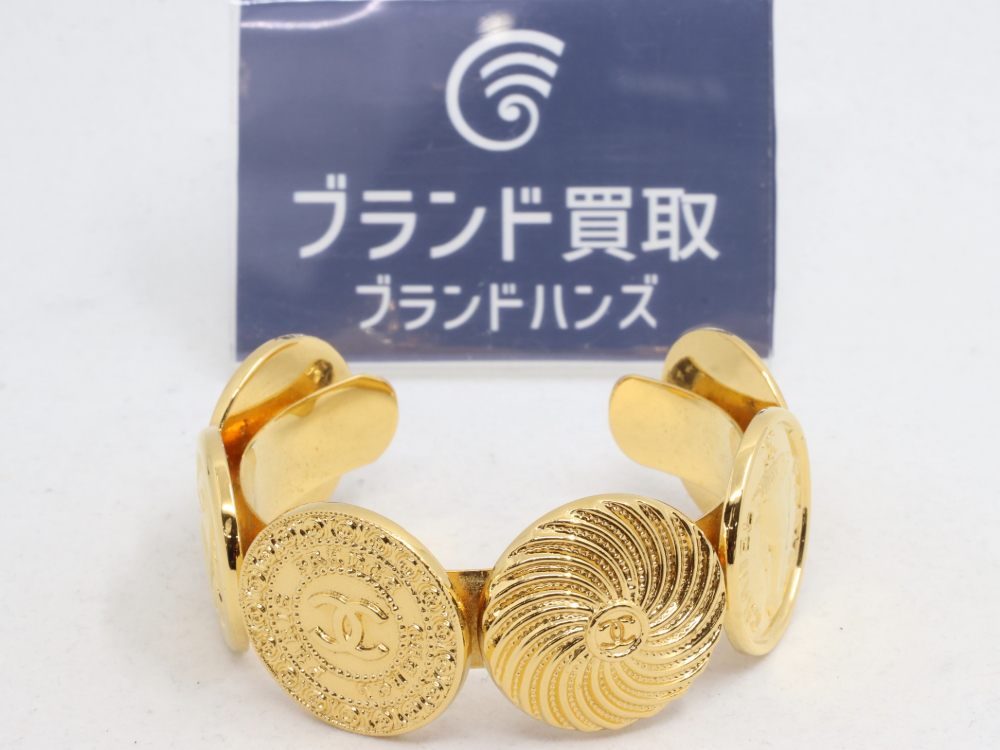 シャネルのココマークブレスレットGP全体