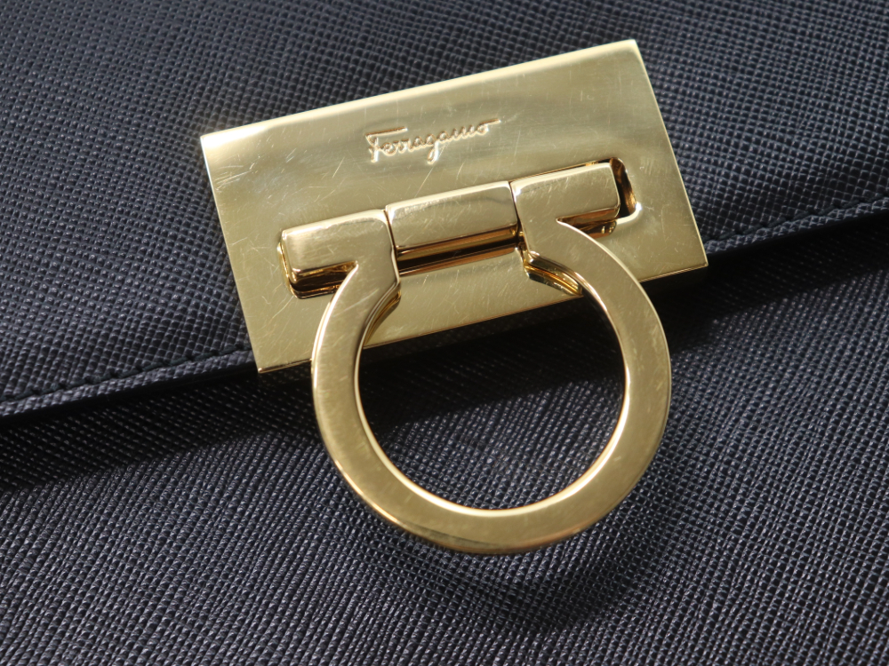フェラガモのハンドバック金具