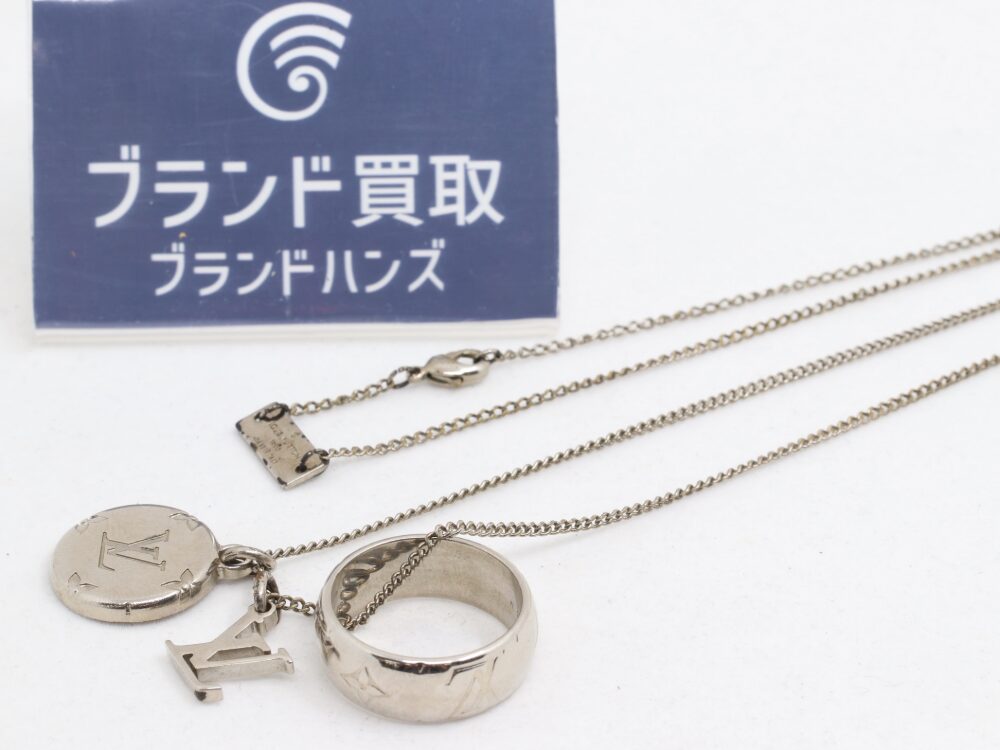 ルイヴィトンのリングネックレスモノグラム全体
